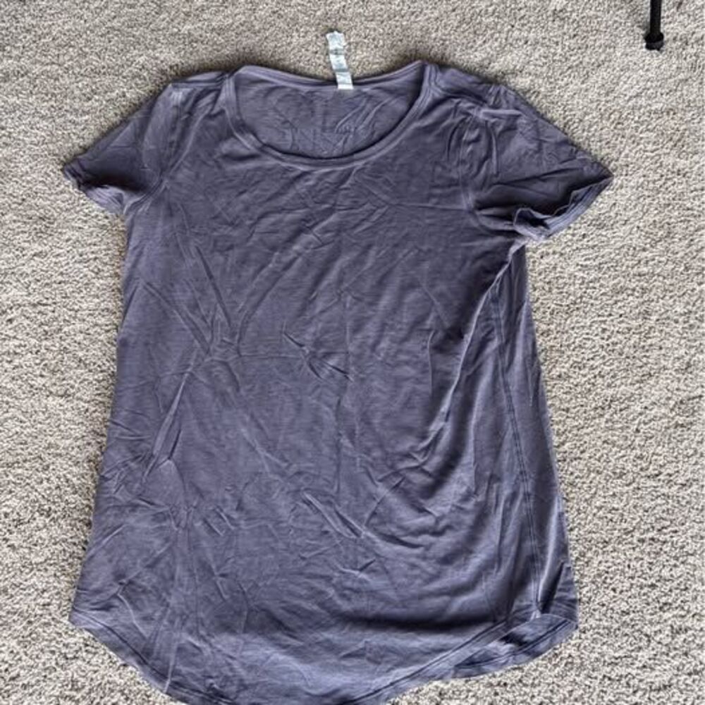 Women’s Lululemon Shirt Size 4